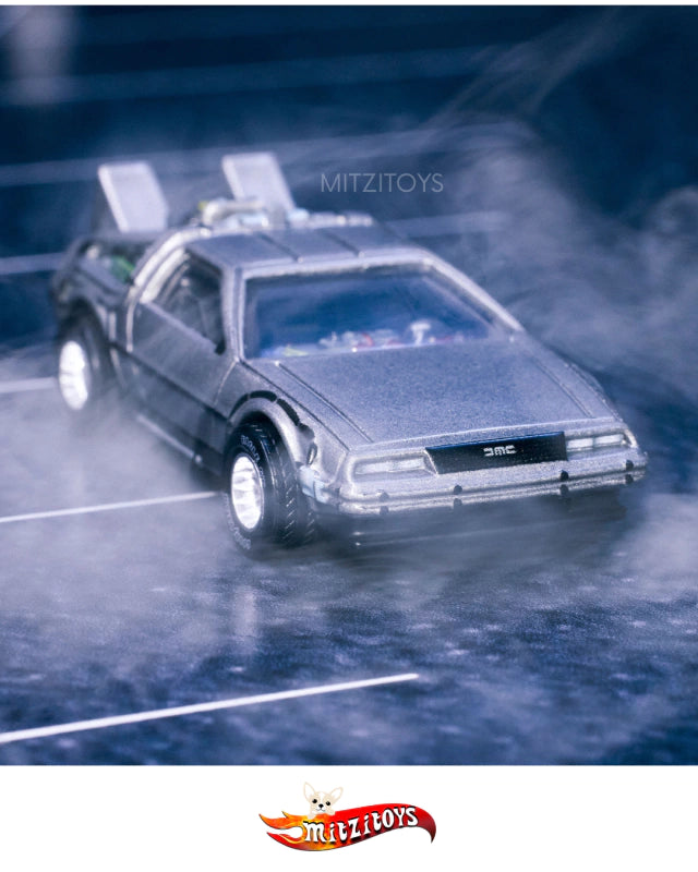 HOT WHEELS SDCC EXCLUSIVE - BACK TO THE FUTURE: TWIN PINES MALL DIORAMA SET!
